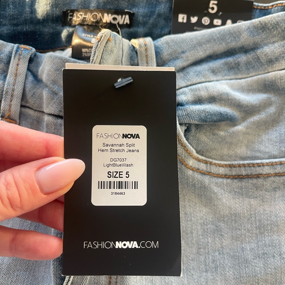 NWT FASHION NOVA SAVANNAH SPLIT HEM BLUE JEANS 5 - Picture 12 of 13